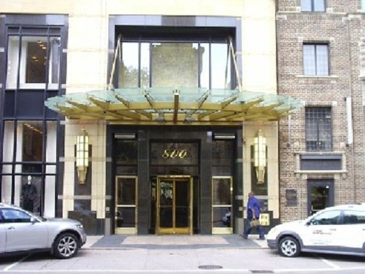 800 N. Michigan Avenue Street Entrance 800 N. Michigan Avenue Street Entrance